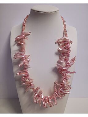 Stunning Vintage Pink Iridescent Mother of Pearl Shell Bead Statement Necklace